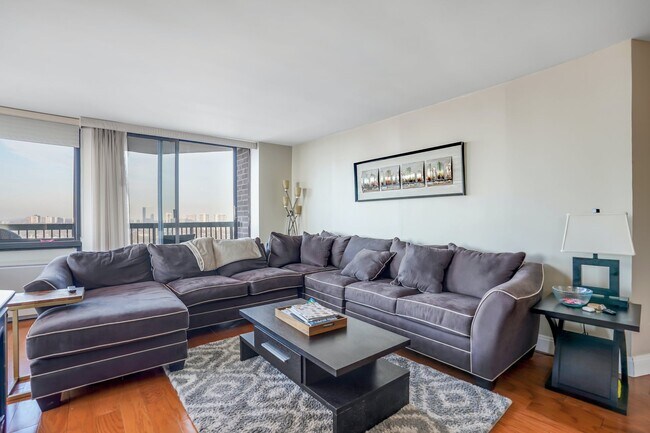 Foto del edificio - 770 Anderson Ave
