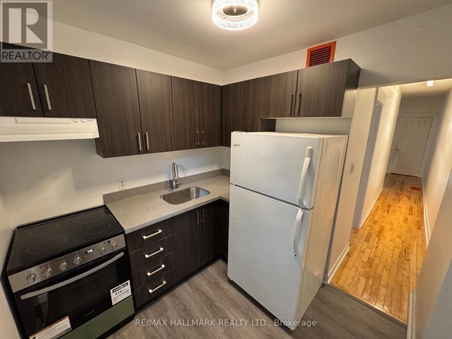 Building Photo - 57 Hiawatha Ave