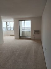 Building Photo - Highland Ridge