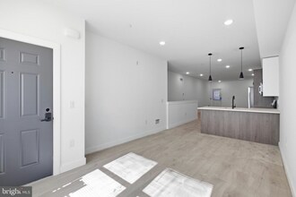Building Photo - 2330 N 16th St