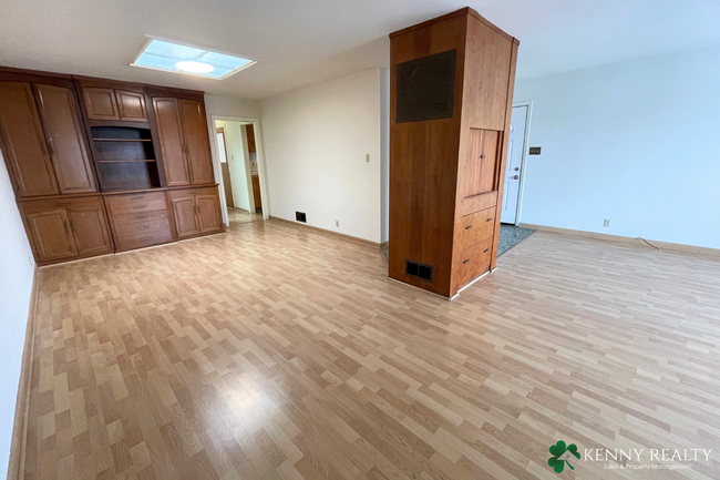 Foto del edificio - Upper 3 Bedroom, 2 Bathroom Unit of a Dupl...