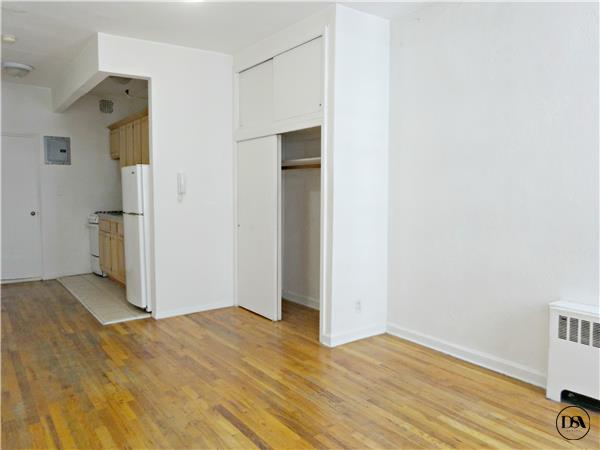 Building Photo - 319 E 25th St