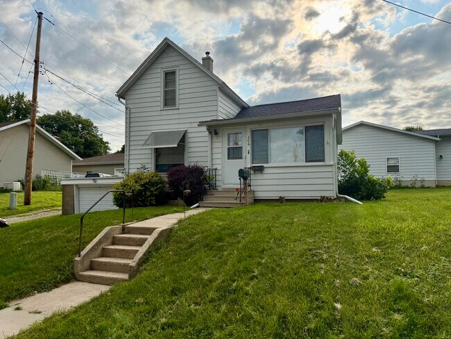Frente de la casa - 306 Commercial St