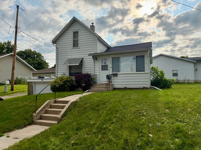 Front of house - 306 Commercial St