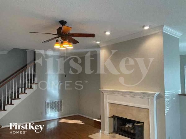 Building Photo - 5812 Ashley Dr