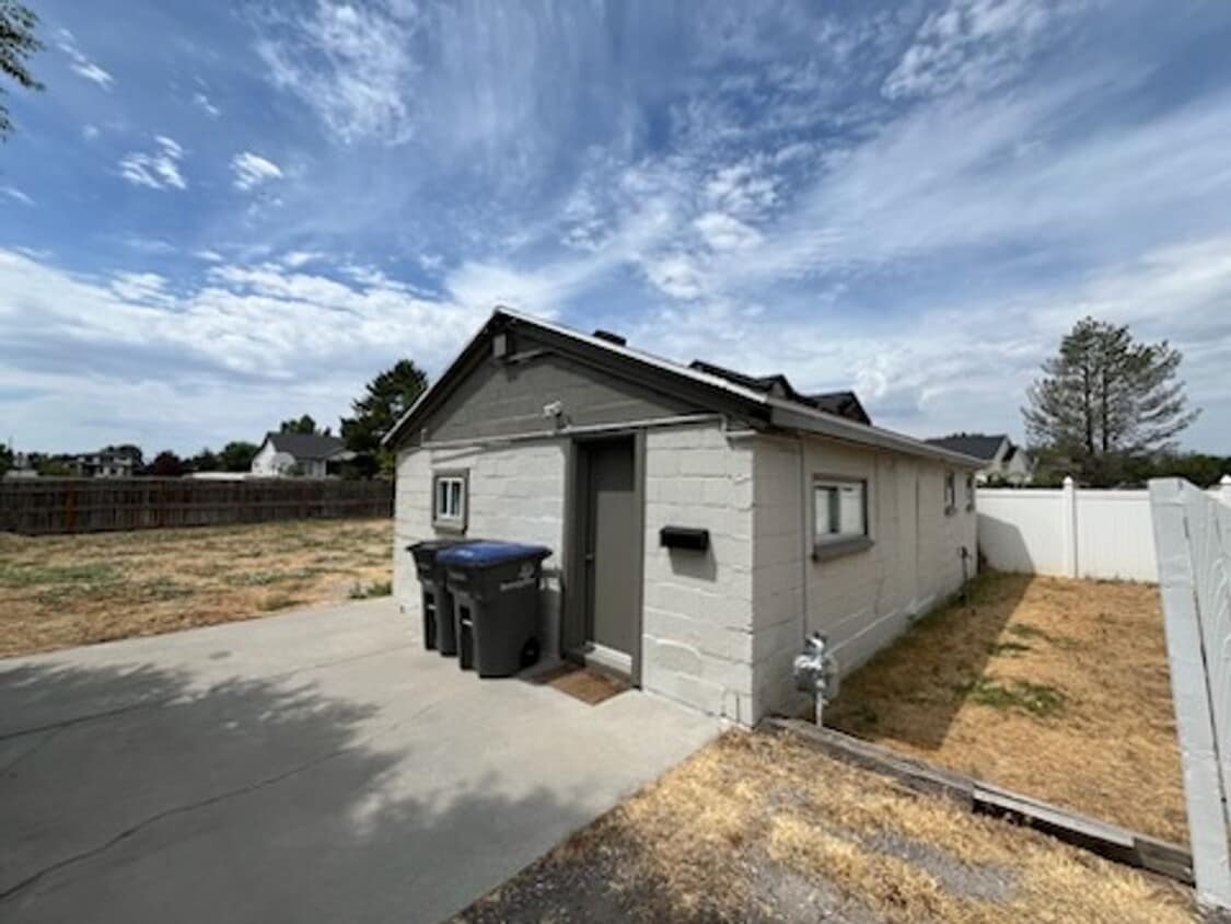 Photo - 11164 S Temple Dr - House and ADU - DUPLEX