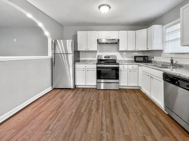 Foto del edificio - 7446 Sycamore Ave