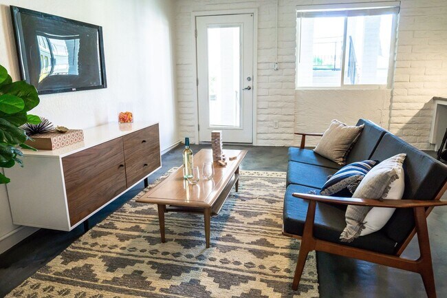 Interior Photo - 32 Arcadia