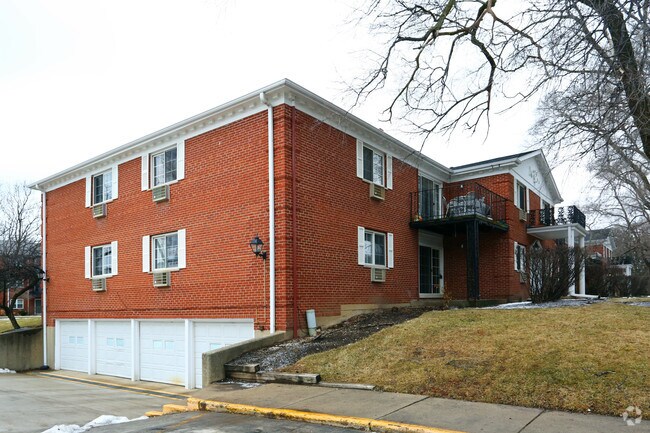 Building Photo - 101-111 N Lincoln Ln