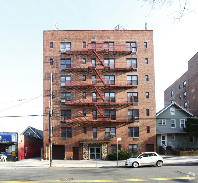 Building Photo - 89-10 63rd Dr