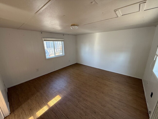Building Photo - 1303 N College Ave