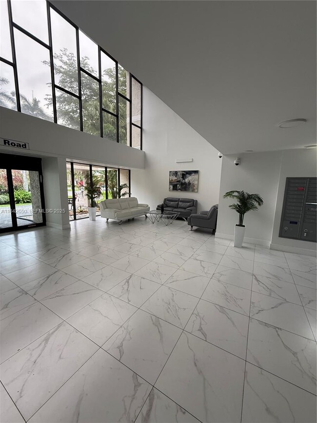 Building Photo - 16500 Golf Club Rd