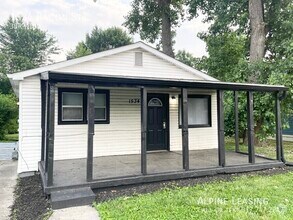 Building Photo - 1534 Bacon St
