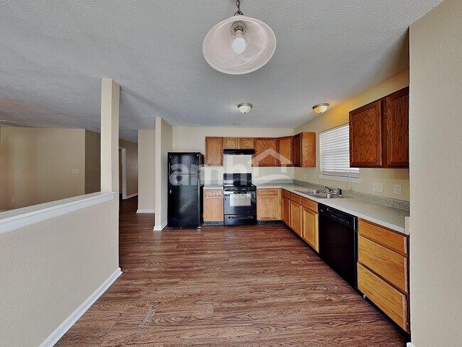 Foto del edificio - 5904 Jackie Ln