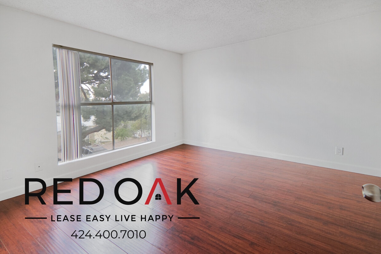 Foto principal - 6660 Vineland Ave