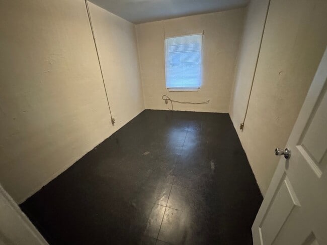 Foto del edificio - 337 Iota Ave S