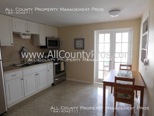 Foto del edificio - Heart of Sarasota SFH Home w/ Lanai, Big F...