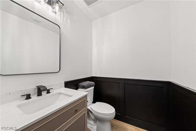 Building Photo - 2745 First St