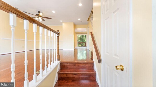 Building Photo - 8586 Enochs Dr