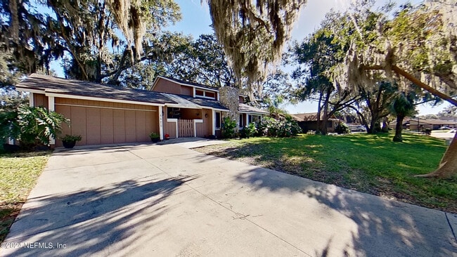 Building Photo - 4425 Beacon Dr W