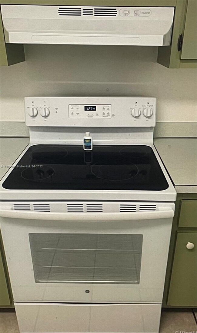 Foto del edificio - 7787 SW 86th St