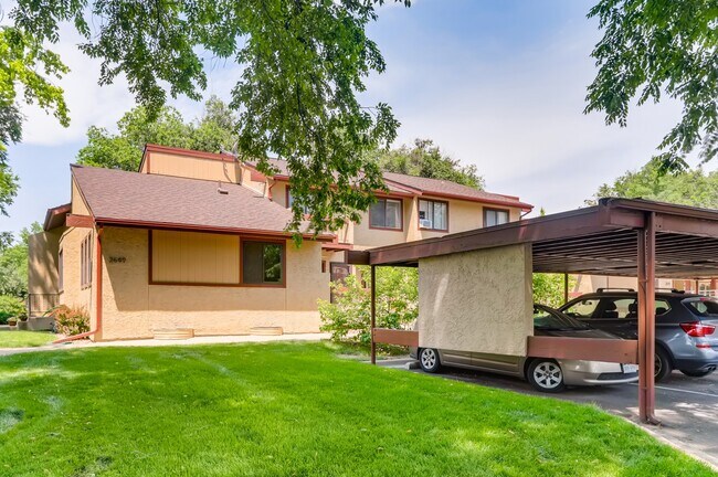 Foto del edificio - 2647 Grapewood Ln