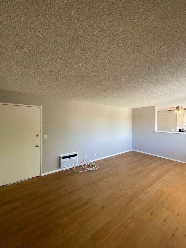 Foto del edificio - 928 N Alameda Ave