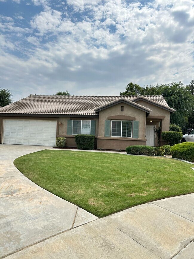 Building Photo - Charming Home For Rent Available Now