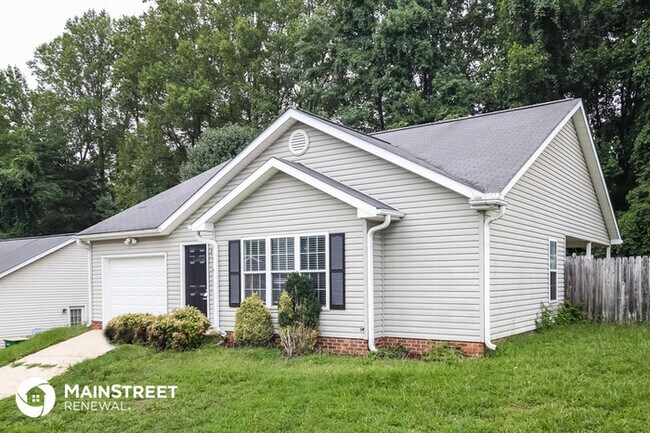 Building Photo - 1476 Lewisburg Pointe Dr