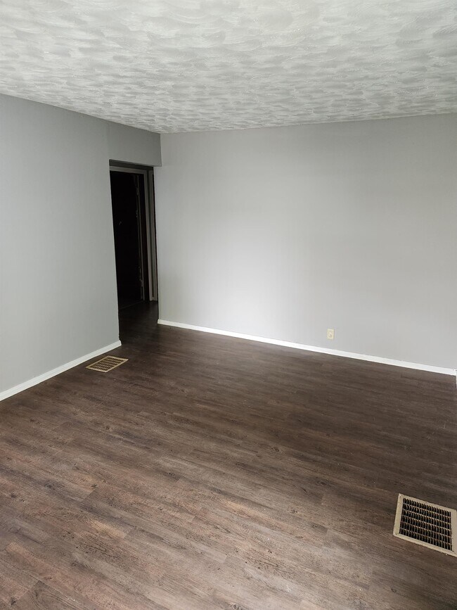 Building Photo - 2115 S Beacon St