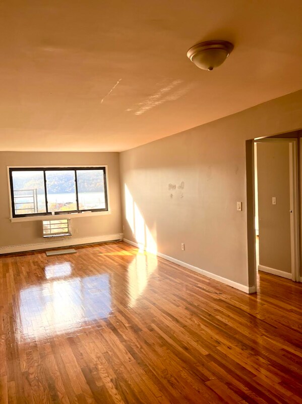 217 Hawthorne Ave, Yonkers, NY 10705 Room for Rent in Yonkers, NY