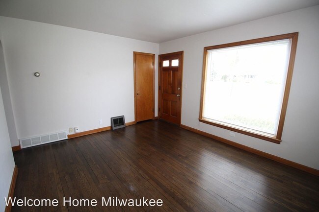 Foto del edificio - 3 br, 1 bath House - 9515 W Lisbon Ave