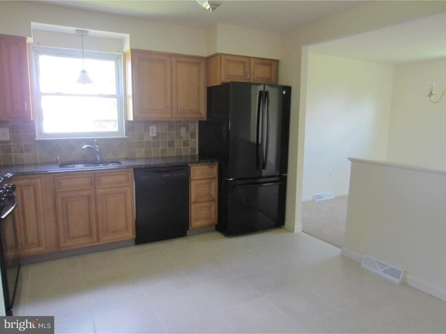 Foto del edificio - 1053 Hilltop Rd
