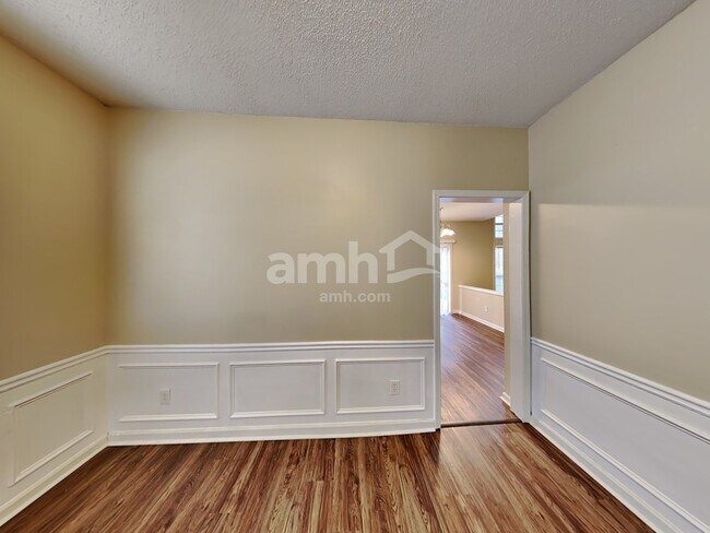 Foto del edificio - 3202 Davenport Park Ln