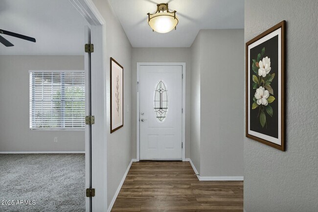 Building Photo - 633 S Danyell Dr