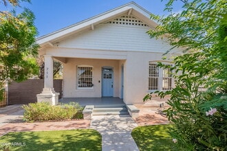 Building Photo - 711 E McKinley St