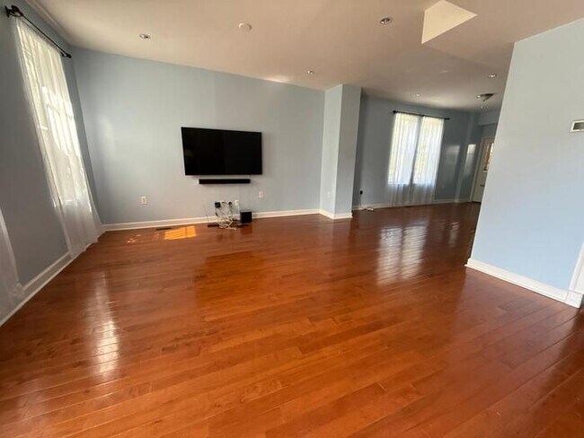 Foto del edificio - 4627 Georgia Ave NW