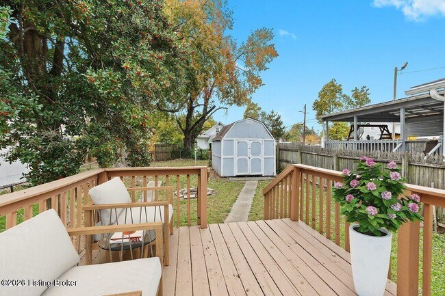 Foto del edificio - 1234 W Woodlawn Ave