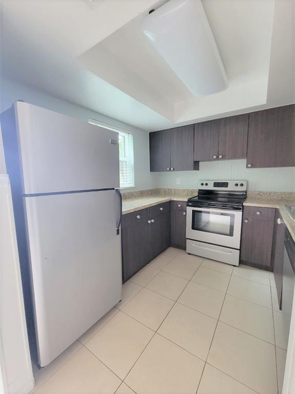 Foto del edificio - 13002 Leverington St