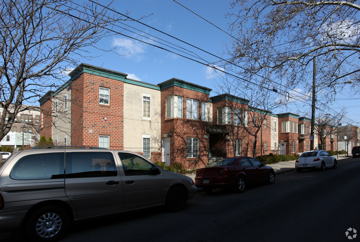 Building Photo - Tasker Village Apartments