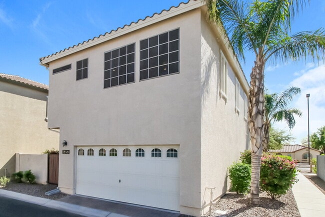 Building Photo - 4463 E Remington Dr