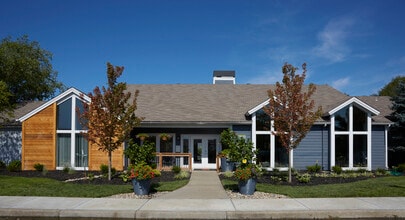 Building Photo - Perry 81