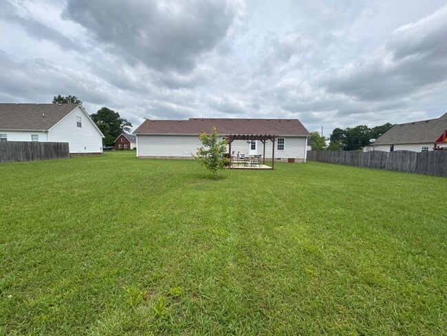 Building Photo - Charming 3/2 Home for Rent in Christiana, TN!