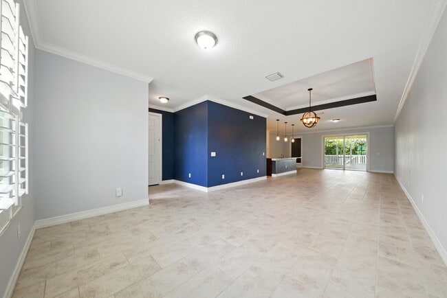 Building Photo - 6060 NW Cullen Way