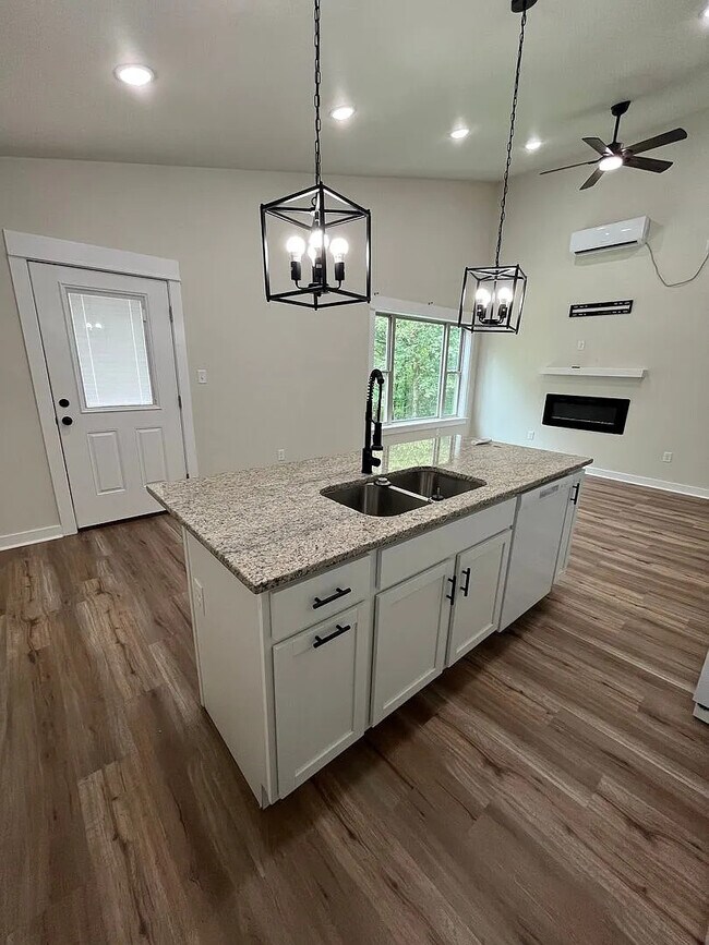 Building Photo - 7002 Old Tom Box Rd