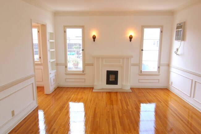Foto del edificio - 457 N Ogden Dr