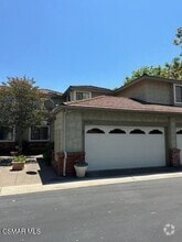Building Photo - 29723 Strawberry Hill Dr