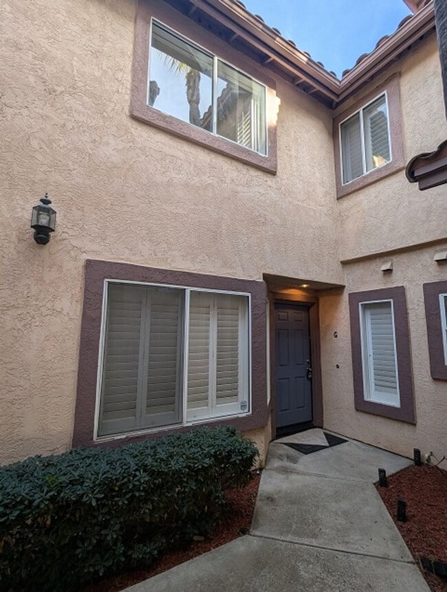 Building Photo - 2 Bed / 2.5 Bathroom Two Story Townhome at the Tristan complex in Rancho San Diego
