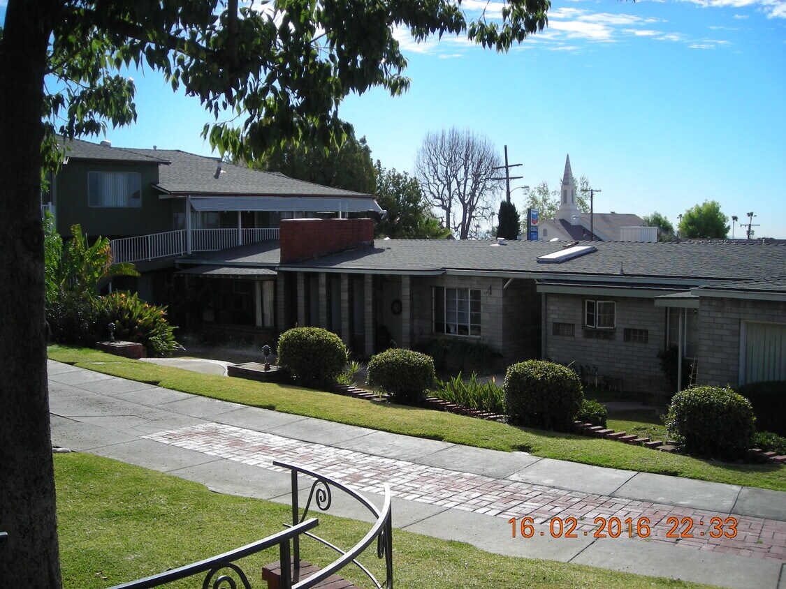 Primary Photo - 2624 Lake Ave