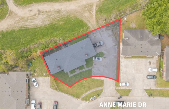 Building Photo - 2266 Anne Marie Dr